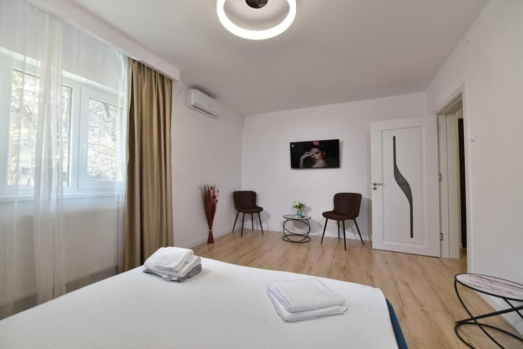 Luxury Studio / Ghencea Apartment Bucharest Luaran gambar
